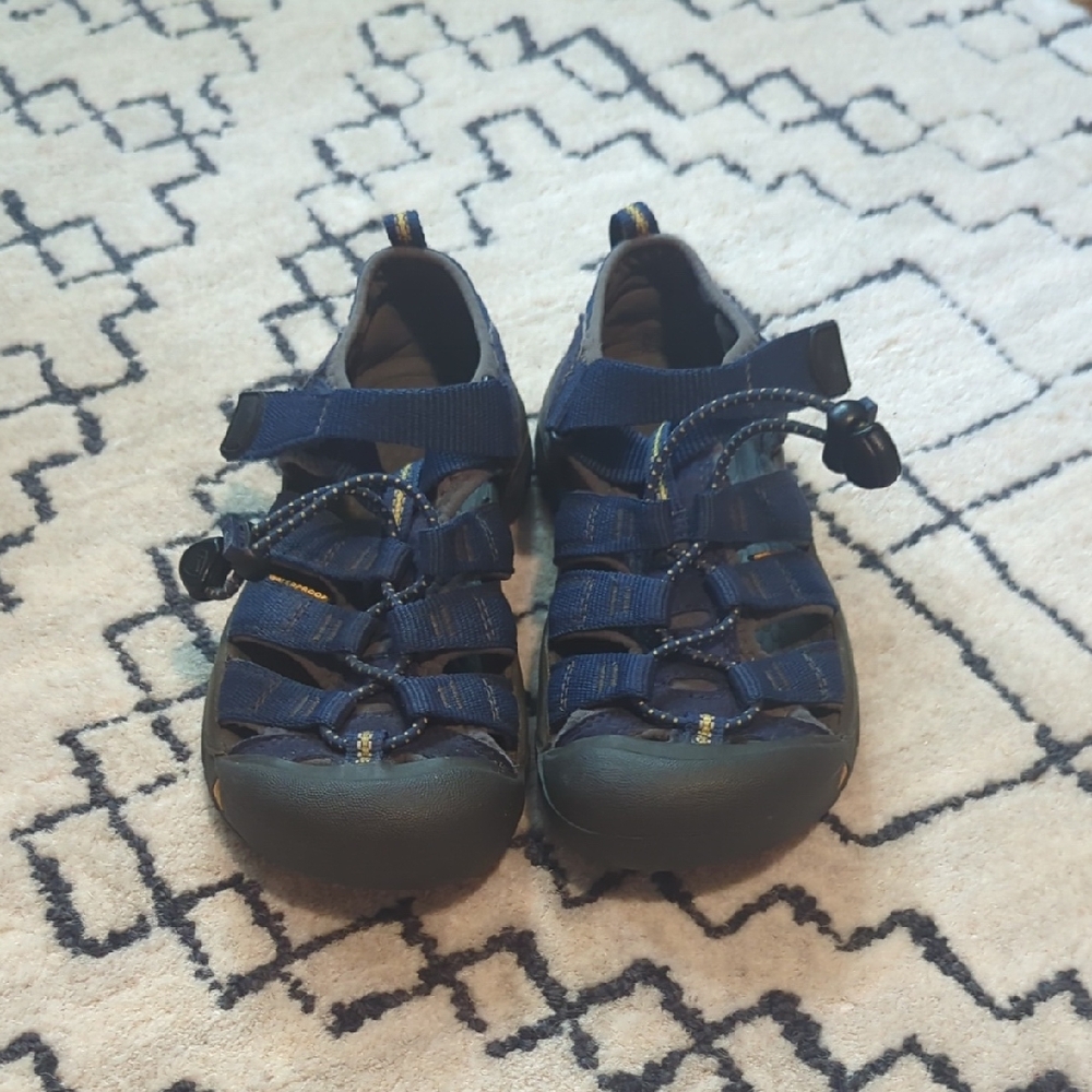 Keen Kids Navy and Black Water Shoes